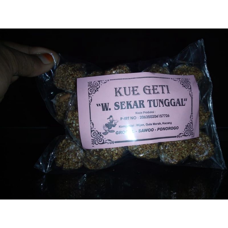 

KUE GETI "W. SEKAR TUNGGAL"/SNACK GETI WIJEN KHAS PONOROGO/JAJANAN GETI WIJEN TRADISIONAL/SNACK GETI HAJATAN GURIH MANIS