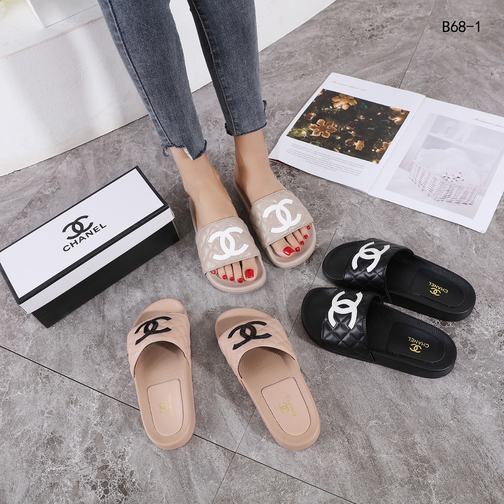 Ch CC Logo Slide Sandals in Calfskin #B68-1