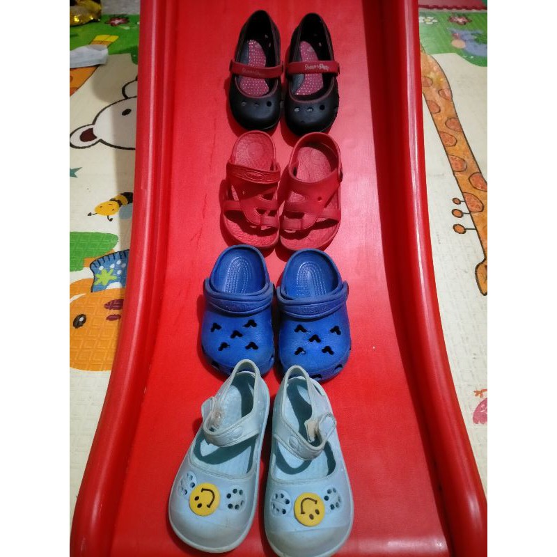 Preloved Sandal Harian Anak isi 4 pasang Preloved Sepatu Anak Harian Crocs Kw