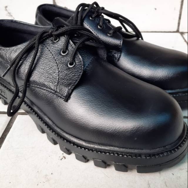 SEPATU BOOT PENDEK KULIT PRIA