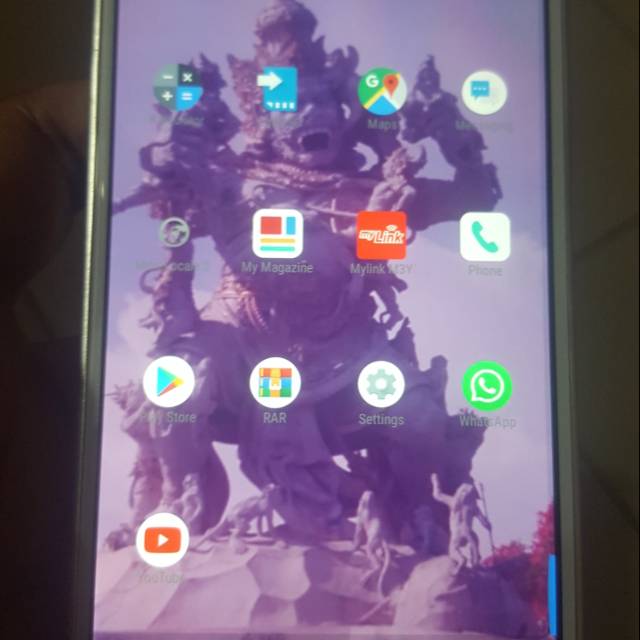 Sharp SH-04h docomo android version 8.0.0 Ram 4gb Rom 32gb Nfc aktif. second lecet pojok kiri saja.