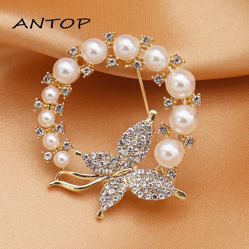 Bros Bentuk Kupu Candy Jewelry Fashion Korean Butterfly Brooches Gold Color Pearl Brooch Pins Rhinestone Breastpin for Women bros hijab Untuk Aksesoris Pakaian Cosplay