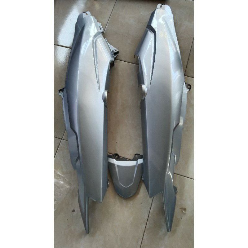 cover body samping motor vega R new