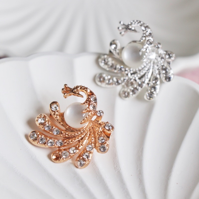 Brooch / bros cantik / bros jilbab / bros murah / bros murmer / bros love / bros geometri / Bros Mewah Bros Elegan Bros Hijab Bros Kebaya Bros Dada bros Tuspin Bros Pin Btrooch Korean Style Brooch AKsesories Jilbab Accessories BRS-B02 Bros Daily BZO-SET2pcs Mindu merak