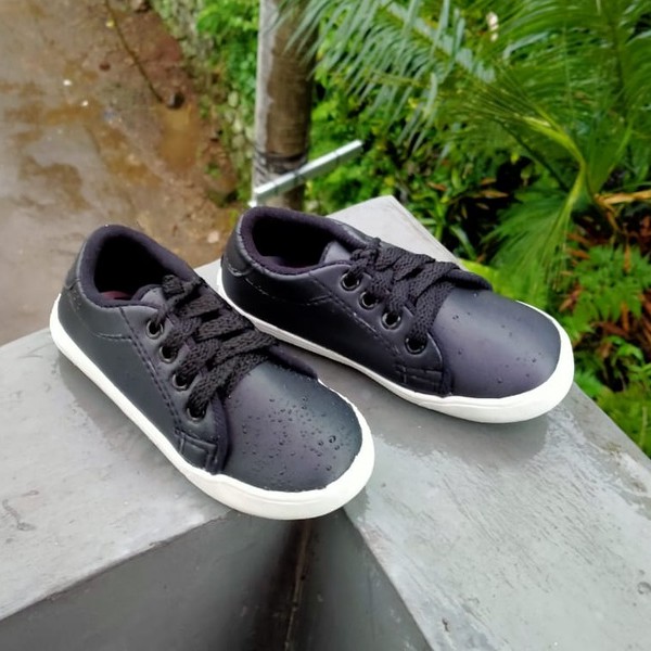 Sepatu Anak Sneakres Polos Tali Trbaru Ukuran 22-35