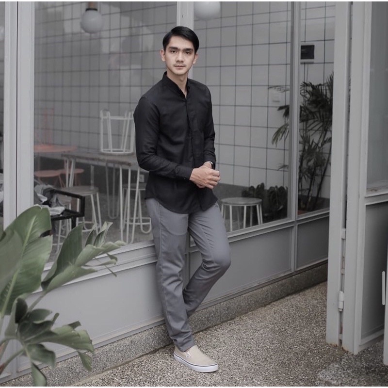 Kemeja Pria Polos Premium