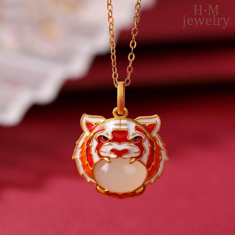 Kalung Rantai Dengan Liontin Bentuk Macan Shengwei Model Retro Untuk Wanita