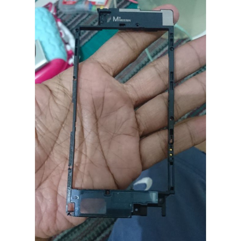 Frame dalam Sony xperia z5 compact