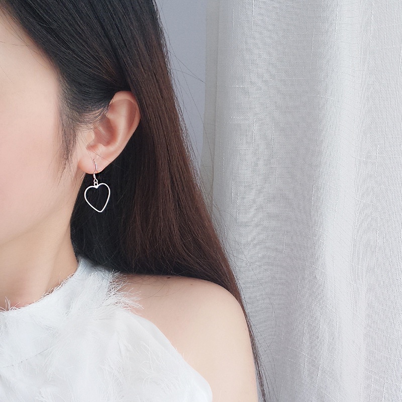 Anting Kait Gantung Desain Hati Warna Silver Gaya Simple Untuk Wanita