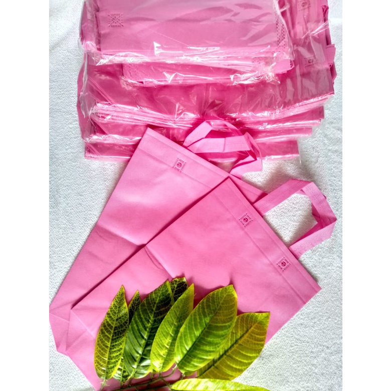 

BEST PRODUCT!!! GOODIE BAG TAS SPUNDBOND HANDLE BOX 30x40x10 cm - PINK - Tas Souvenir / Tas Belanja / Tas Seminar / Tas Ulang Tahun / Tas Hajatan / Tas Pegangan / Spundbond Murah / Grosir / Spundbond Nasi Kotak / Spundbond Idul Fitri / Spundbond Tebal