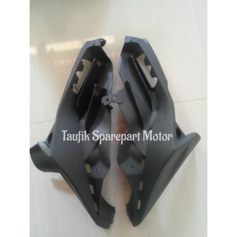 Sayap bawah / sambungan body Jupiter MX 135