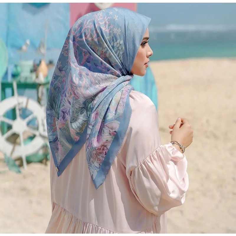 Buttonscarves Mermaid Blue Preloved