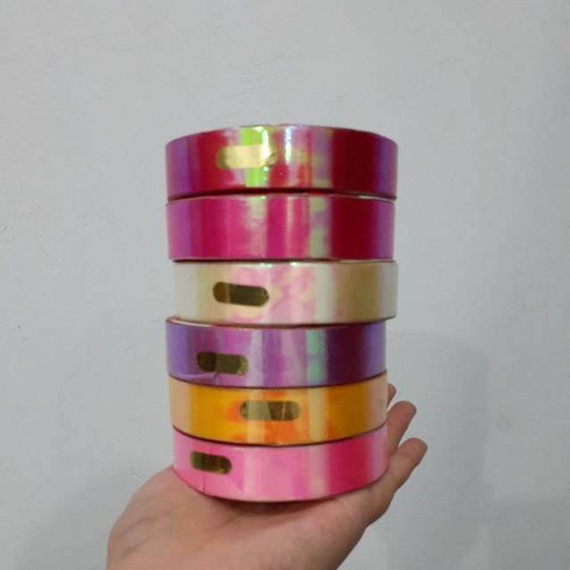 

Pita kado metalic ukuran 3/4 inci