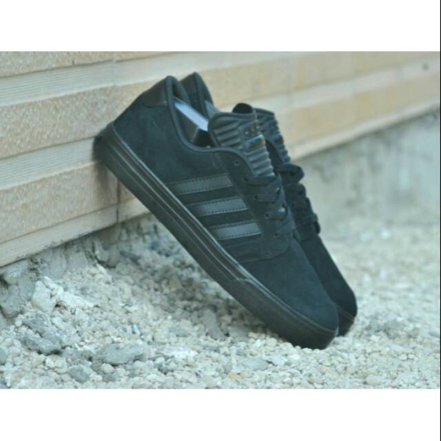  Sepatu  Running Adidas Super Skate Full  Black  Original BNWB 