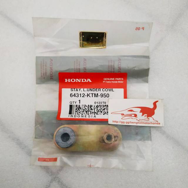 Stay L Under Cowl Dudukan Sayap Mesin Bawah Kiri Supra X 125 Ori AHM 64312KTM950