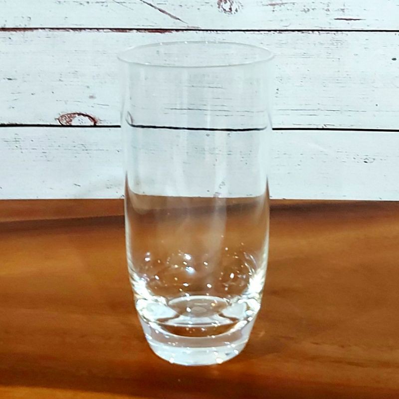 PLASTIC CRYSTAL GLASS MADE OUT OF PLASTIC