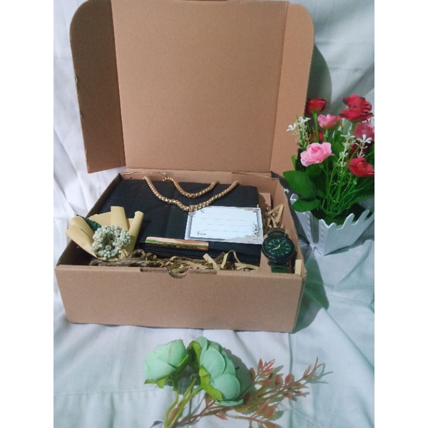 

HAMPERS CEWEK/KADO ULANG TAHUN CEWEK/HAMPERS ANIVERSARY