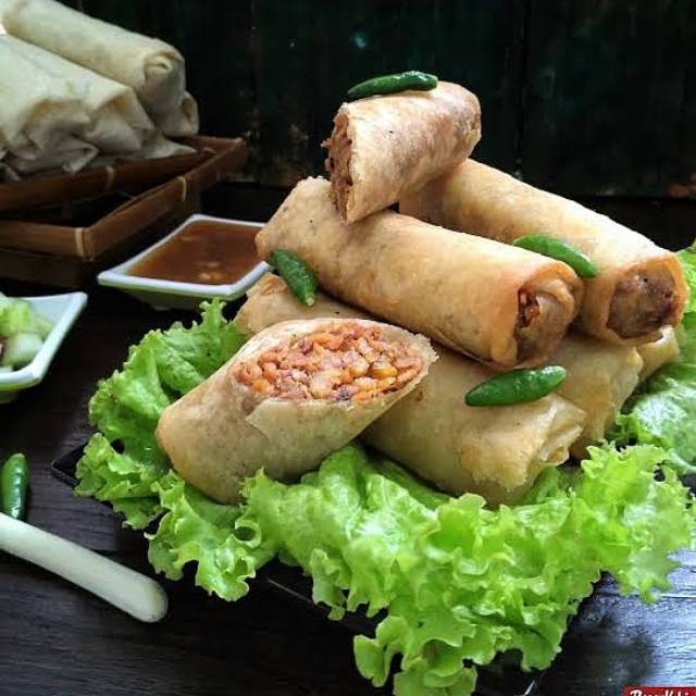 

Frozen food (Lumpia, Molen, Ubi ungu bola coklat lumer, Rogut) tanpa bahan pengawet (250 gr)