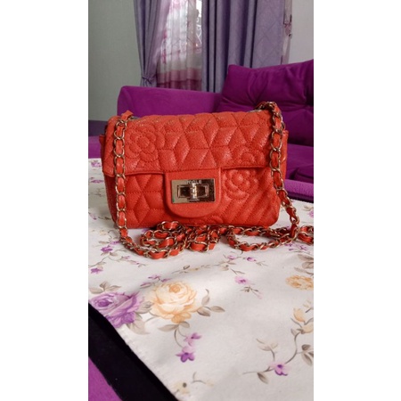 tas sling kulit brand nicole arbenni preloved