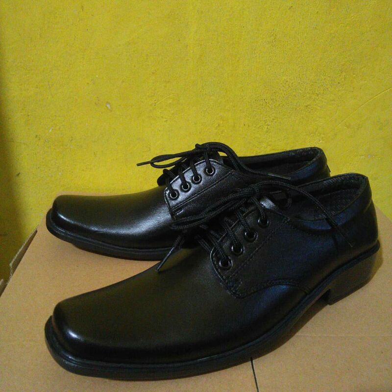 Sepatu Pentofel Kulit Sukaregang Garut