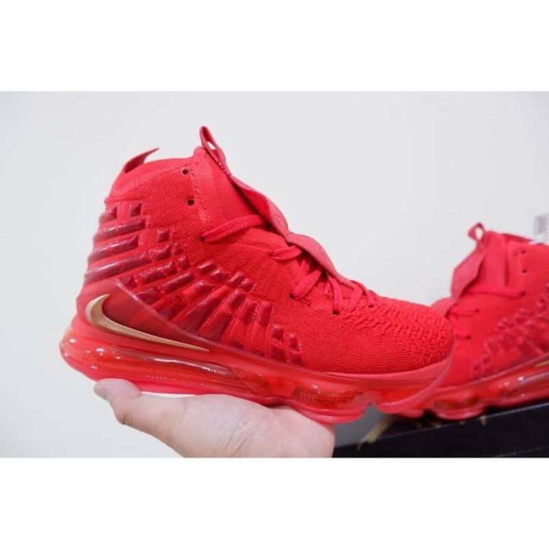 white nike lebron 17