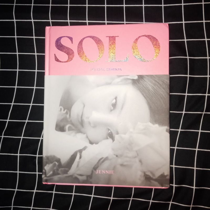 JENNIE SOLO Photobook Special Edition (UNSEALED)