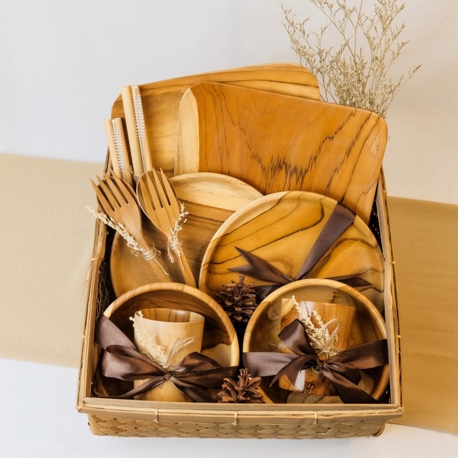 

ALEMBANA / Hampers Kayu Jati / Hampers Lebaran / Hampers Wedding / Kado Ulang Tahun / Hampers Ramadhan