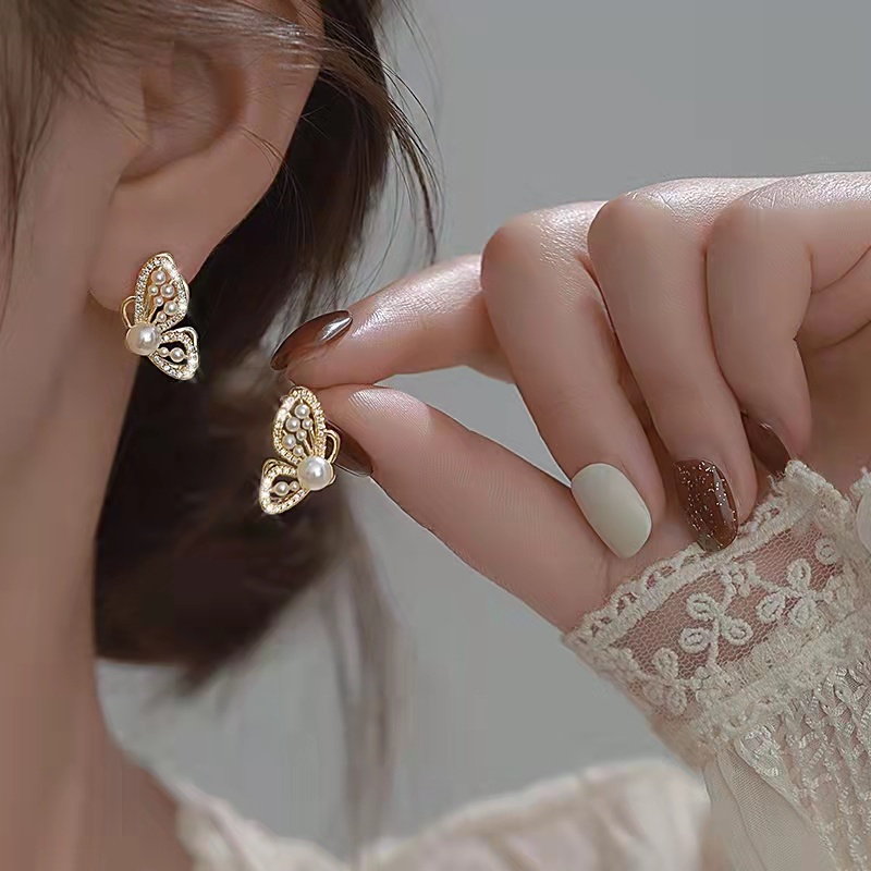 Anting Kupu-Kupu Mutiara Berlian Berkilau Tiga Dimensi Aksesoris fashion Korea Wanita