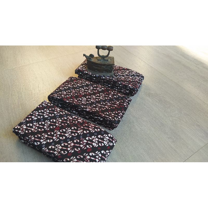 Batik klasik lawasan sogan