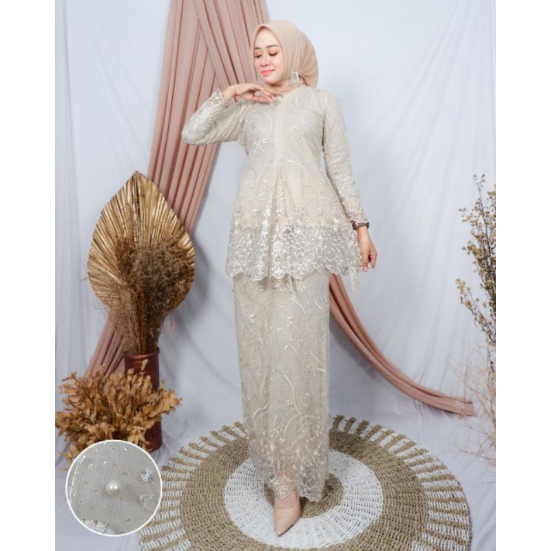 SETELAN KEBAYA TILLE MAURI ~ KEBAYA TILLE WISUDA ~ KEBAYA TILLE MODERN ~ KEBAYA TILLE PESTA-CREAM