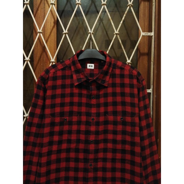 soft flannel uniqlo second original XL kemeja casual murah terbaik