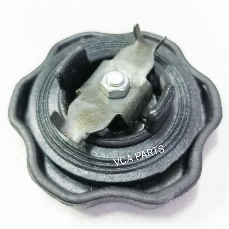 TUTUP OLI MESIN MITSUBISHI L300, PS 100, T 120SS.