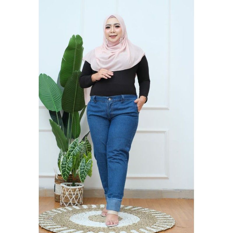 Celana Jeans Bigsize Tika Jeans Jumbo Wanita