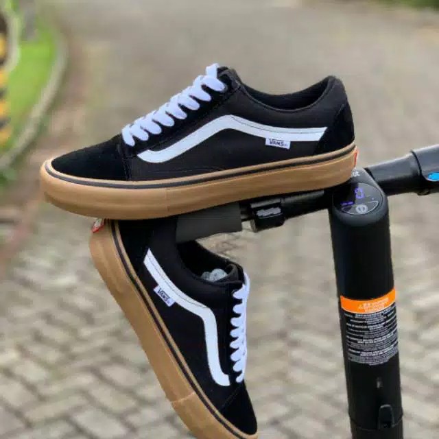 Sepatu Sneakers Pria Vens Motif Black Gum Terlaris Sepatu Cowok Keren