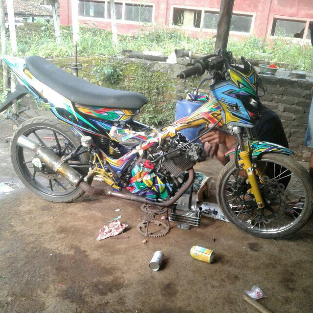 Tapet Suzuki Satria FU rumah Sim Klep Ori 12891B25G10N000