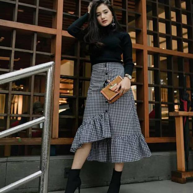 ROK TARTAN PANJANG KOTAK KOTAK PUTIH LIST HITAM
