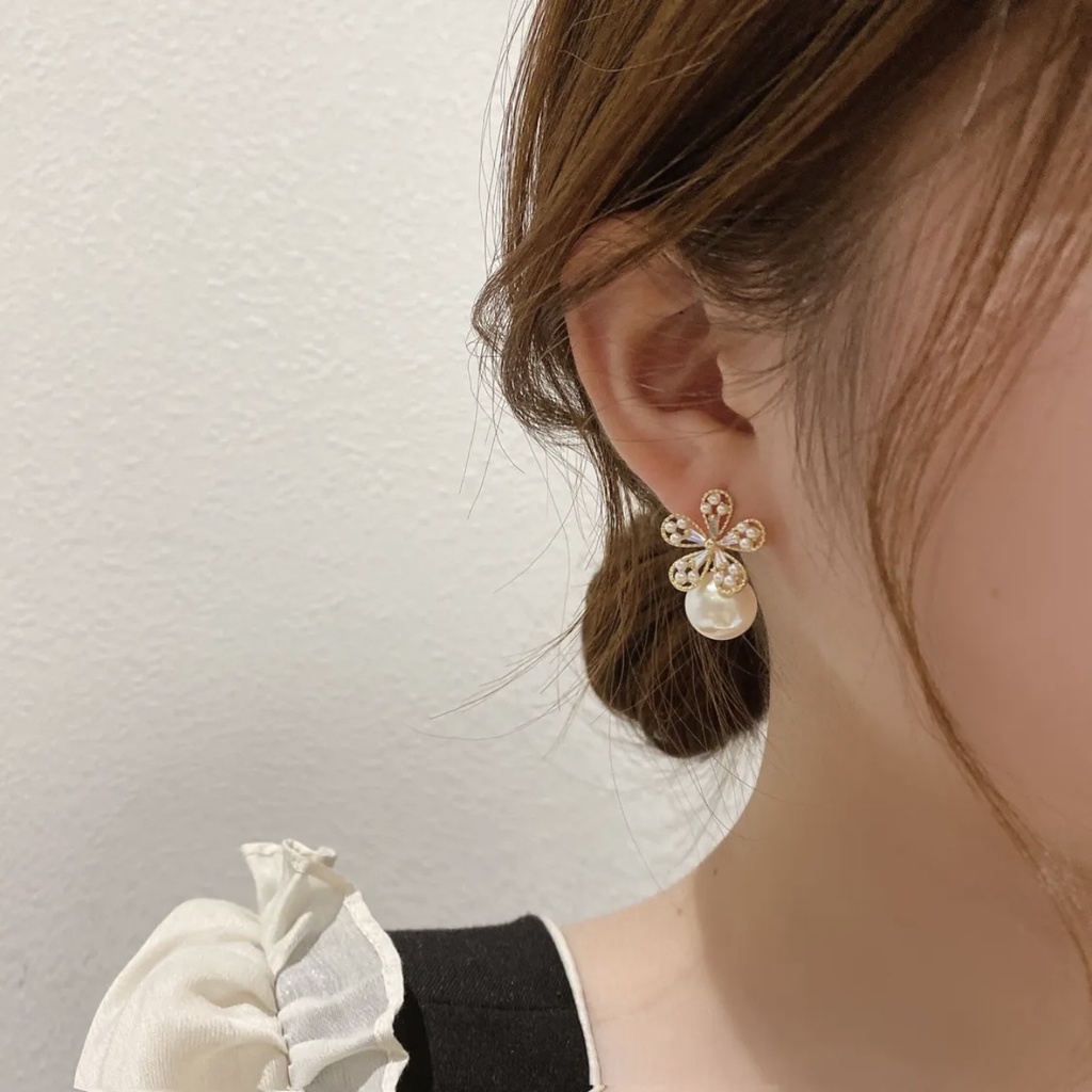 Set Anting Stud Desain Bunga Ikatan Simpul Bola Mutiara Berlian Gaya Korea Untuk Aksesoris Wanita