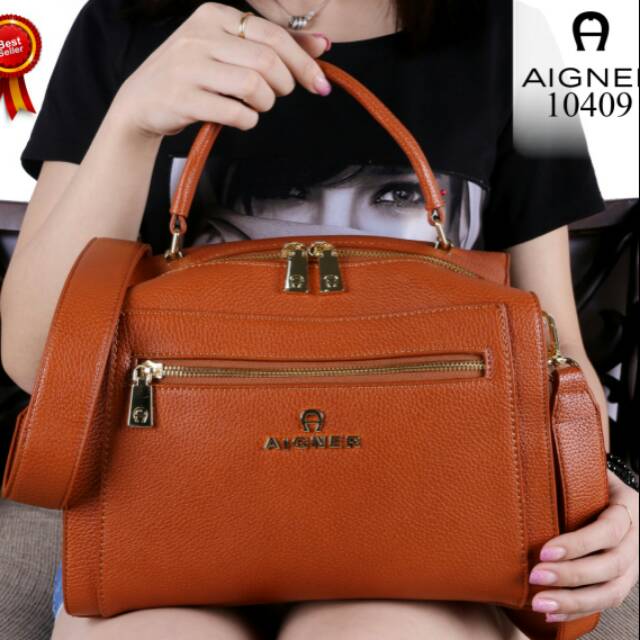Tas Aigner import semi ori kualitas in sha Allah tidak mengecewakan