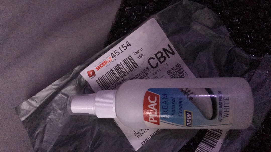 Pembersih Sepatu / Tas / Kulit Pemutih Sol Sneaker - Bag Cleaner Care