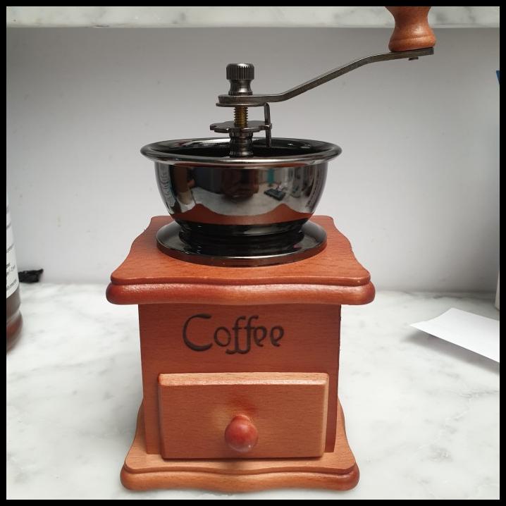 Alat Penggiling Kopi Manual Coffee Grinder Jadul Pajangan
