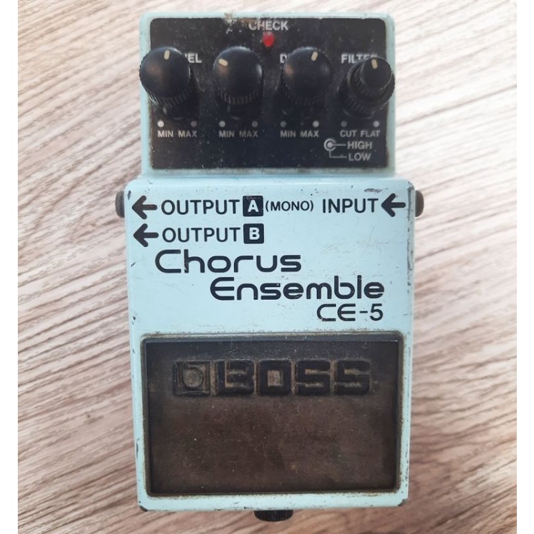 BOSS CE5 chorus ensemble efek gitar stompbox second