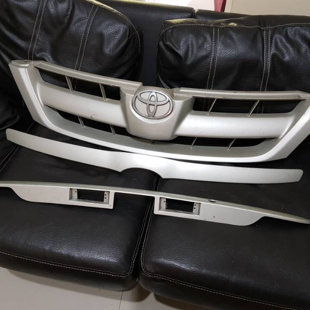 Grill Innova 2005