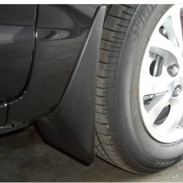 Mud guard/karpet lumpur Grand innova 2012-2015