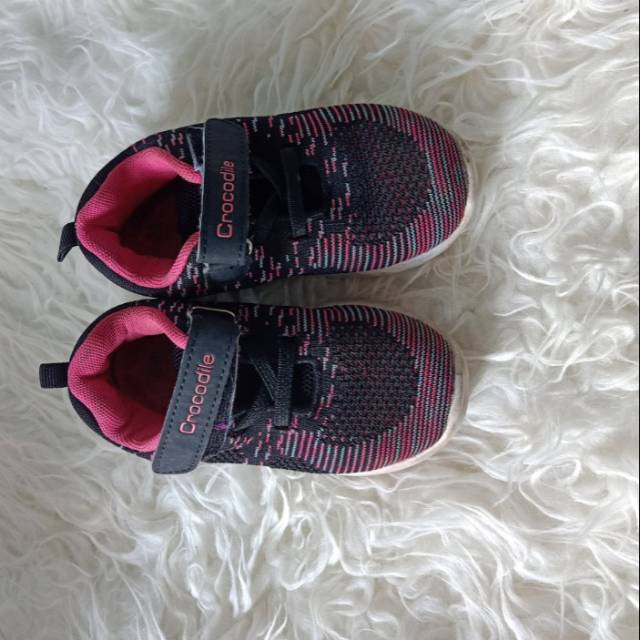 Sepatu crocodile