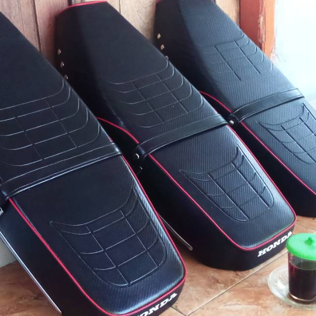 Jok astrea honda grand lis warna merah kulit karbon polos