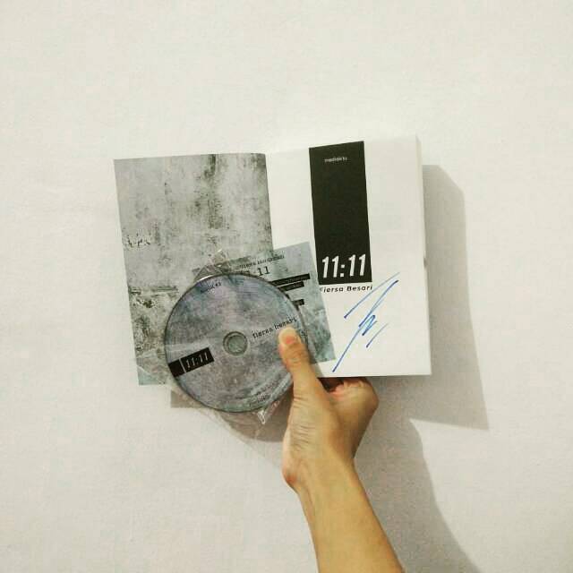 Albuk 2 11 11 Fiersa Besari (TTD +CD) ORIGINAL