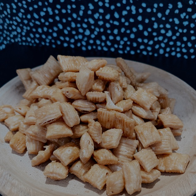 

Kue banis (kedardich kue bantal manis)