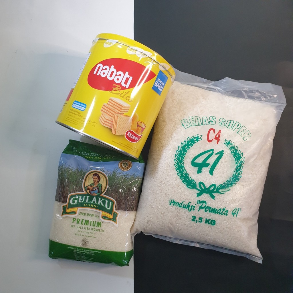 

Paket No 32 Parsel Sembako BERAS GULA DAN SNACK