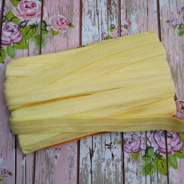 Karet Foe Kuning Glossy (karet bandana)