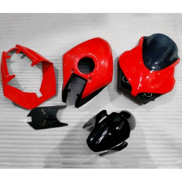 Paket komplit body kit gsx 150.  Topeng, cover tangki,  spakbor depan, fender, cover body belakang